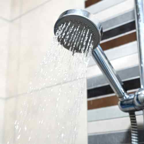 shower-head-shower-room-plumbing-close-up-fleckney