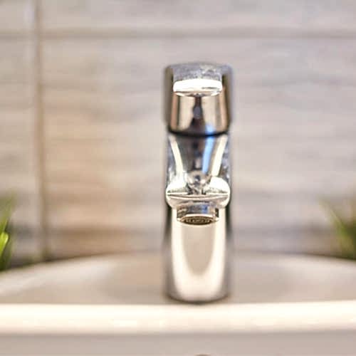 water-tap-in-the-bathroom-close-up-blaby